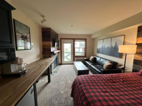 Slope-side Snowshoe Village Condo